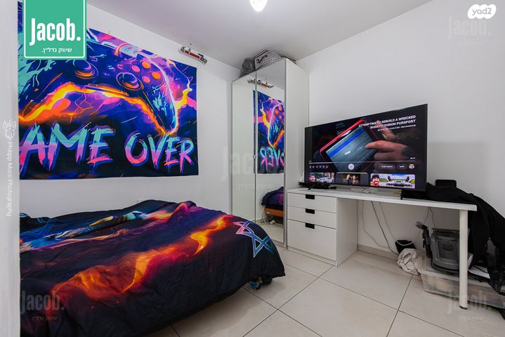 דירה, לח"י, גלי כרמל, טירת כרמל