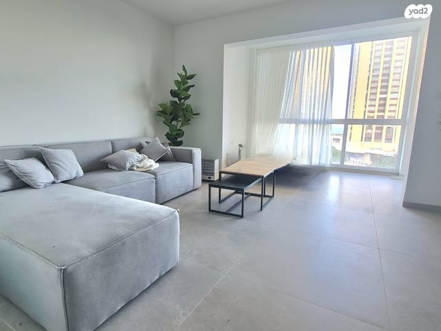 דירה, שדרות הנשיא, מרכז הכרמל, חיפה