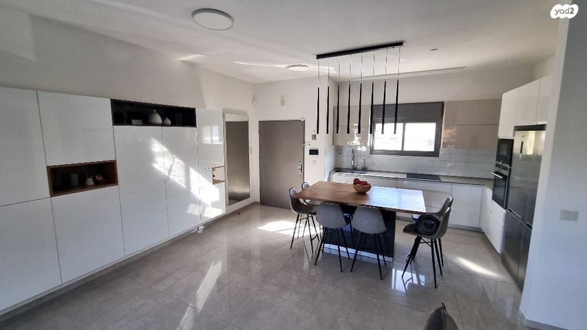 דו משפחתי, שער הגיא, יקנעם עילית