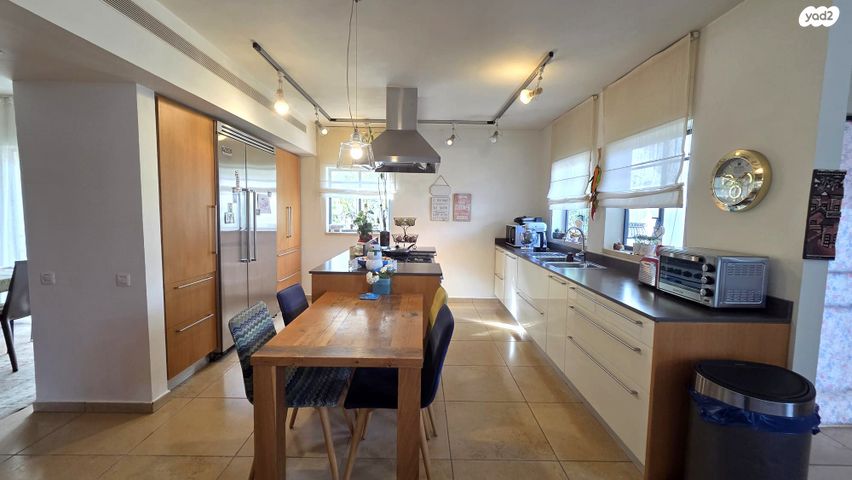 בית פרטי/ קוטג', סמטת הי"ח, הוד השרון