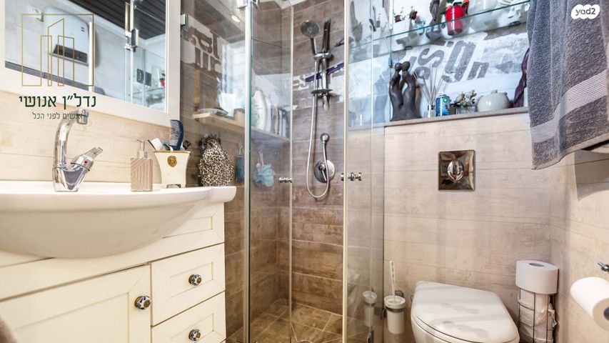 גג/ פנטהאוז, אנצו סירני, גבעת הרמבם, גבעתיים