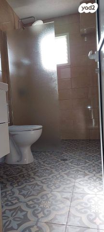 דירה, שבטי ישראל, גבעת אולגה, חדרה