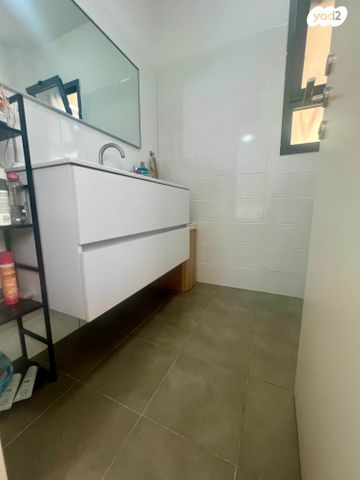 דירה, דבורה הנביאה, רובע יזרעאל סביוני העמק, עפולה