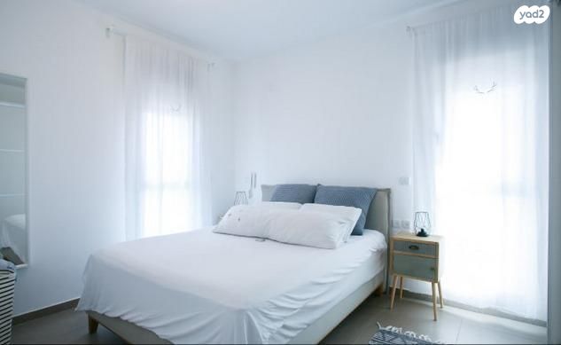 דירה, חנה רובינא, הרצליה