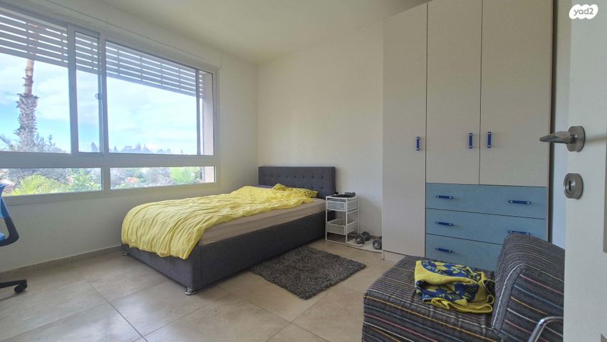 דו משפחתי, אורנית