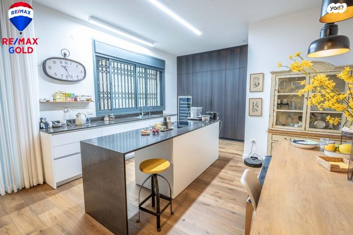 גג/ פנטהאוז, ד"ר משה סנה, שאר העיר, מודיעין מכבים רעות