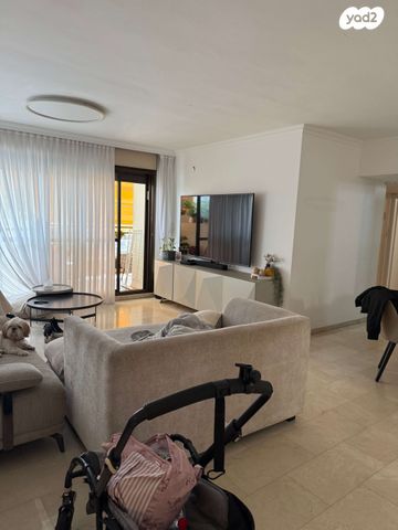 אורי צבי גרינברג 