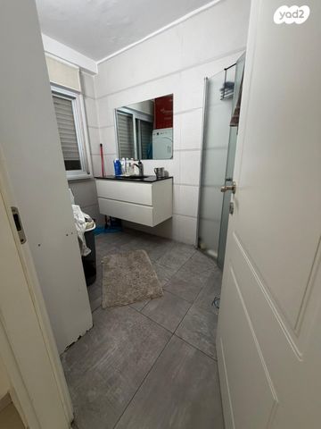 דירה, סוקולוב 27, מרכז העיר, קרית אתא