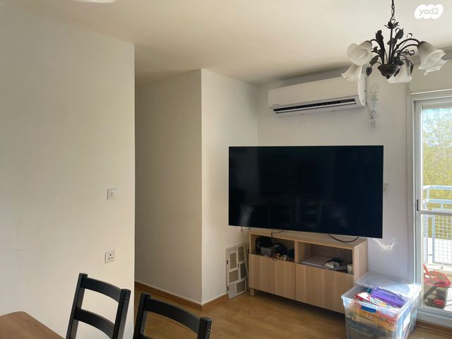 דירה, הפרחים, מודיעין מכבים רעות