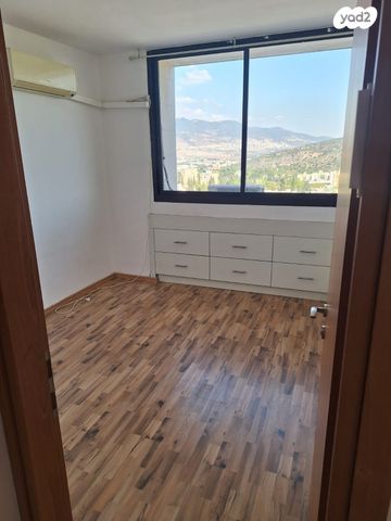 דירה, מורד הגיא, הפרסה, כרמיאל