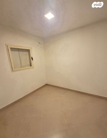 דירה, אסף, חרוזים, רמת גן