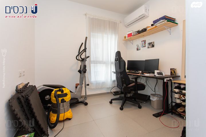 דירה, החותרים, טירת כרמל