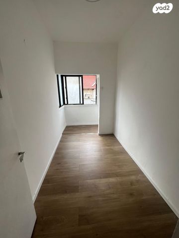 דירה, הירדן 42, נגבה, רמת גן