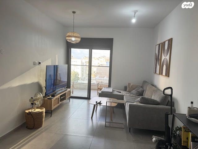 שכונת בן גוריון, מרכז העיר ג'