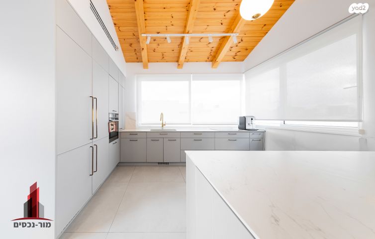 גג/ פנטהאוז, בורוכוב, בורוכוב, גבעתיים