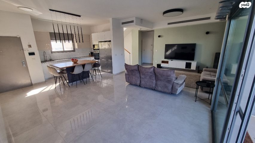 דו משפחתי, שער הגיא, יקנעם עילית