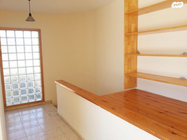 בית פרטי/ קוטג', בראשית 1, אבטליון