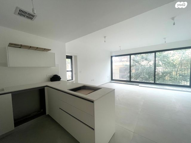 סמטה אלמונית 7