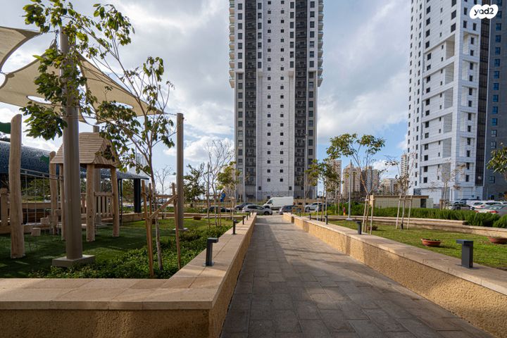 דירה, אמנון ליפקין שחק, נוף הטיילת, נתניה