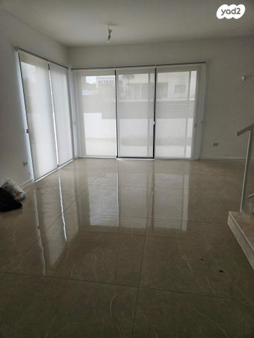 בית פרטי/ קוטג', גבעת הפרחים, בנימינה גבעת עדה