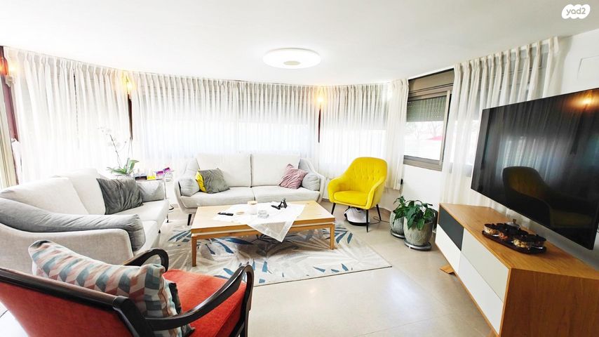 דירת גן, תירוש, הגליל, כרמיאל