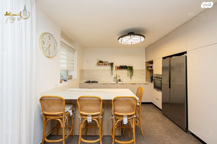 דירת גן, אוסקר שינדלר, סביוני הכרמל, חיפה