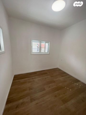 דירה, הירדן 42, נגבה, רמת גן