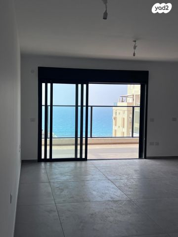 גג/ פנטהאוז, אוסקר שינדלר, הגבול רוטשילד, בת ים