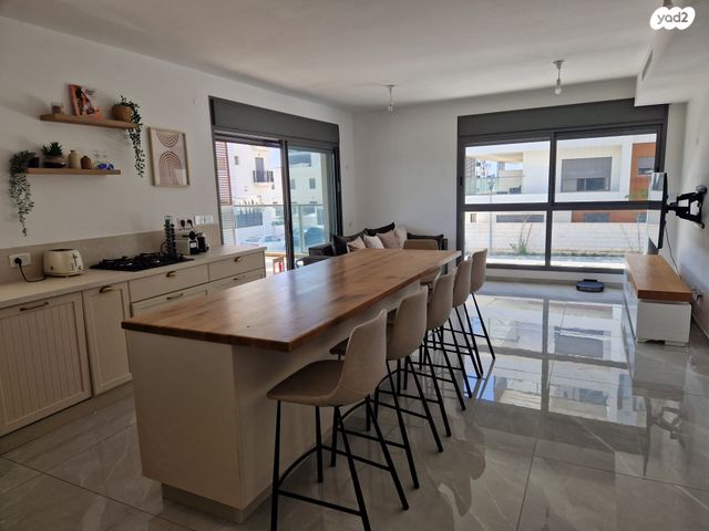 גבעת אלונים