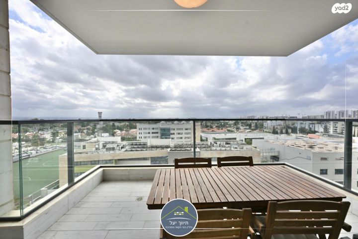 דירה, דרך הים, מתחם מרכזי, גני תקווה