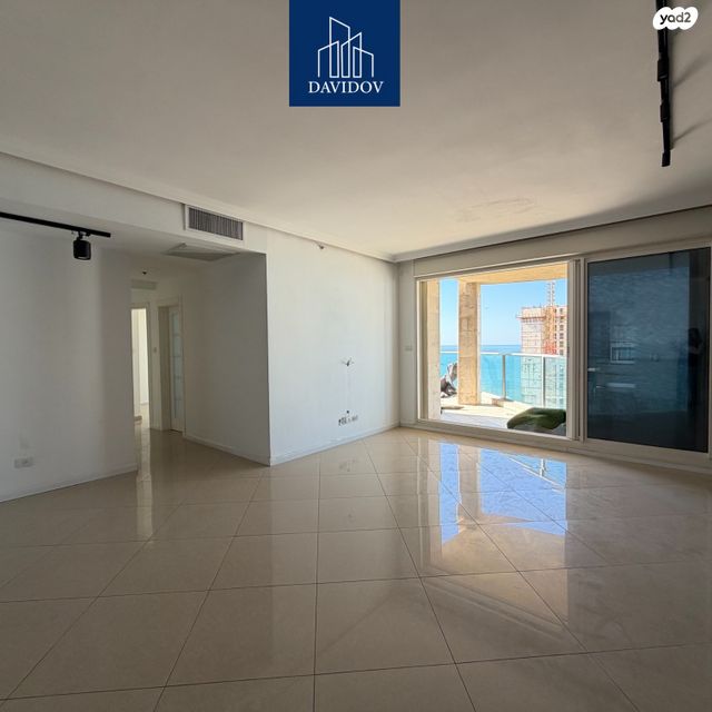 דירה, יצחק שדה, דרום מערב ותיק, בת ים