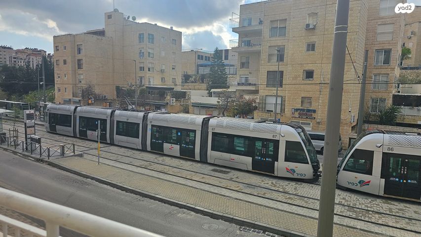 דירה, שדרות משה דיין, פסגת זאב, ירושלים