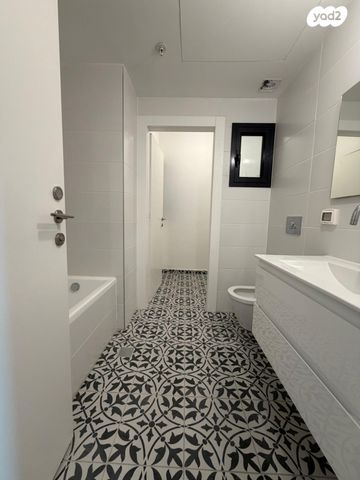 דירה, נעמי שמר, דרום חדש, פארק הים, בת ים