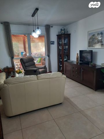 דירת גן, כפר סבא