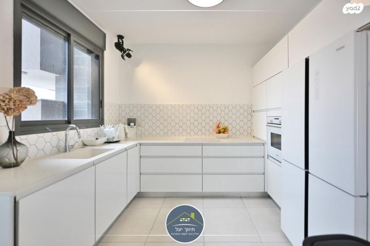 דירה, דרך הים, מתחם מרכזי, גני תקווה