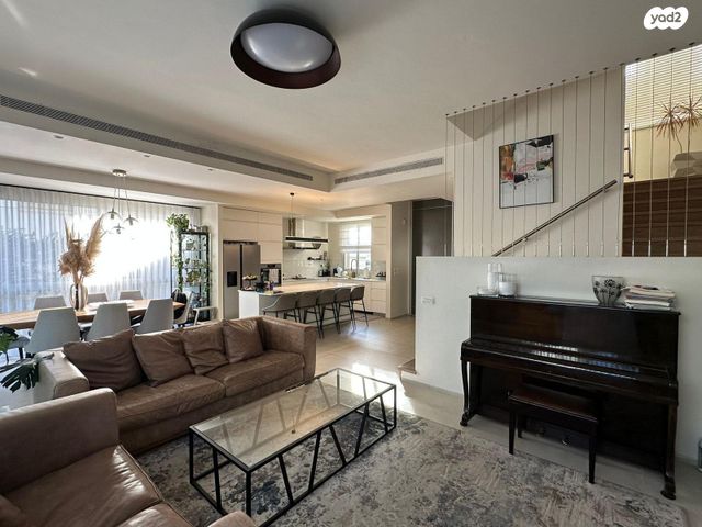 דו משפחתי, לאה ודוד איזמוז'יק, גני צהלה, רמות צהלה, תל אביב יפו