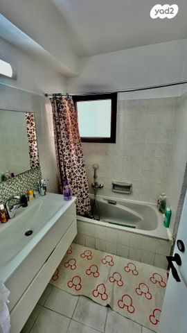 דירה, יהושע רבינוביץ, בן גוריון, חולון