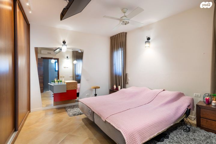 דו משפחתי, שאול זילברמן, מקוב, רחובות