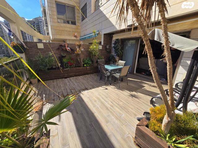 גג/ פנטהאוז, משה סנה, הדר המושבות החדשה / אם המושבות החדשה, פתח תקווה