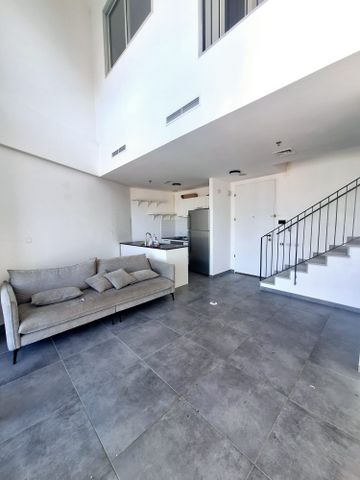 דירה, גרציאני יצחק, גני שרונה, קרית הממשלה, תל אביב יפו