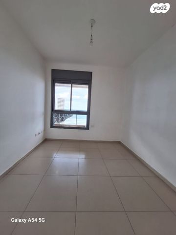 דירה, יצחק שדה, בת ים