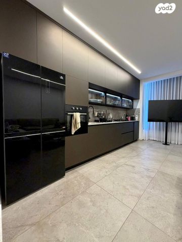 דירה, אוסישקין 31, מוצקין הותיקה, קרית מוצקין