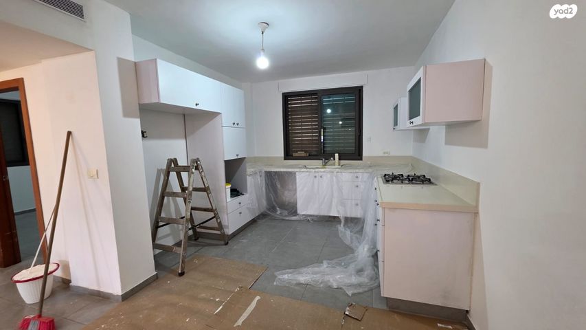 דירת גן, גורדון, מרכז דרום, רעננה