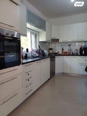 דירה, הרצליה