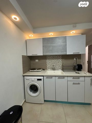 גוש עציון 11