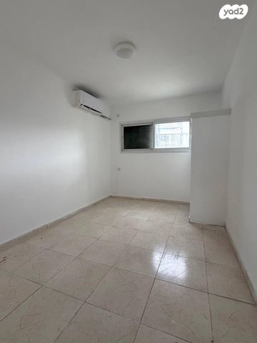 דירה, שדרות הנשיא טרומן 52, קרית חיים מערבית, חיפה