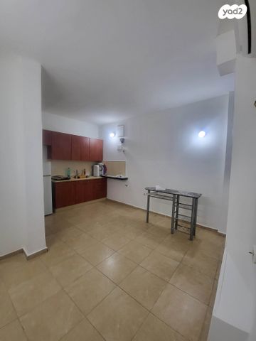 יחידת דיור, שדרות העצמאות 46, לב העיר, בת ים