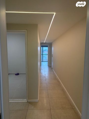 גג/ פנטהאוז, יוסי בנאי, קרית האמנים, מצליח, רמלה