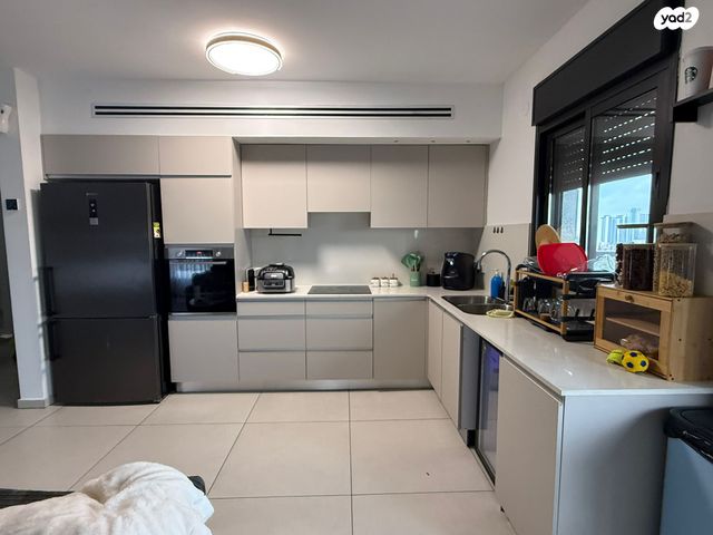 דירה, דרך משה דיין, יד אליהו, תל אביב יפו