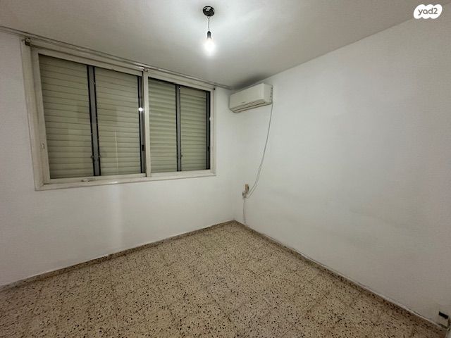 דירה, מחנה יהודה, פתח תקווה